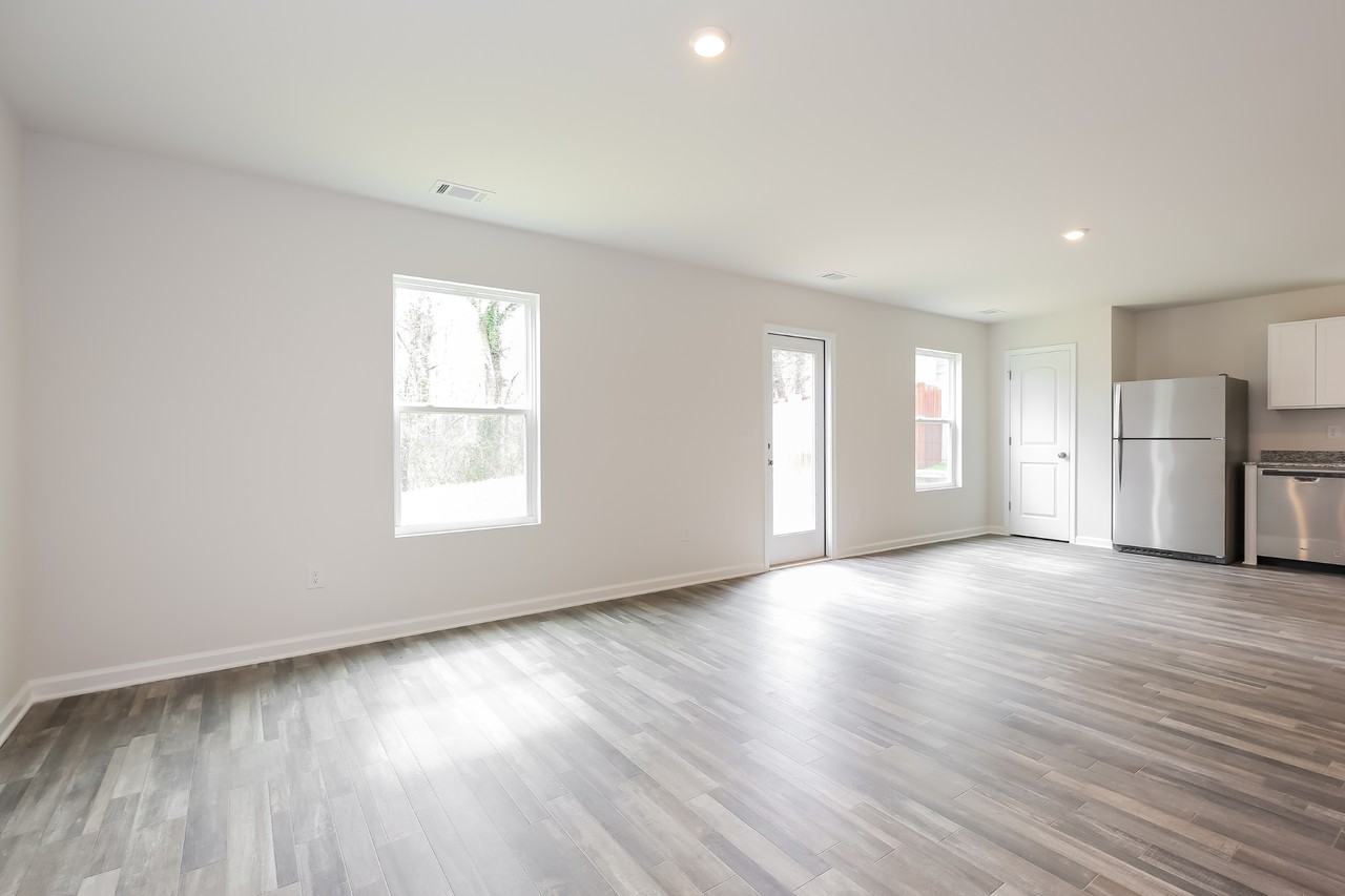 123 Colonial Walk - Photo 6 of 19