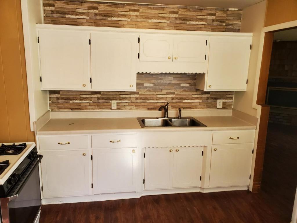 1808 East Bertman Avenue - Photo 7 of 10