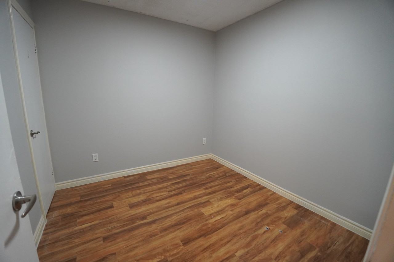 469 King Street West - Photo 2 of 6