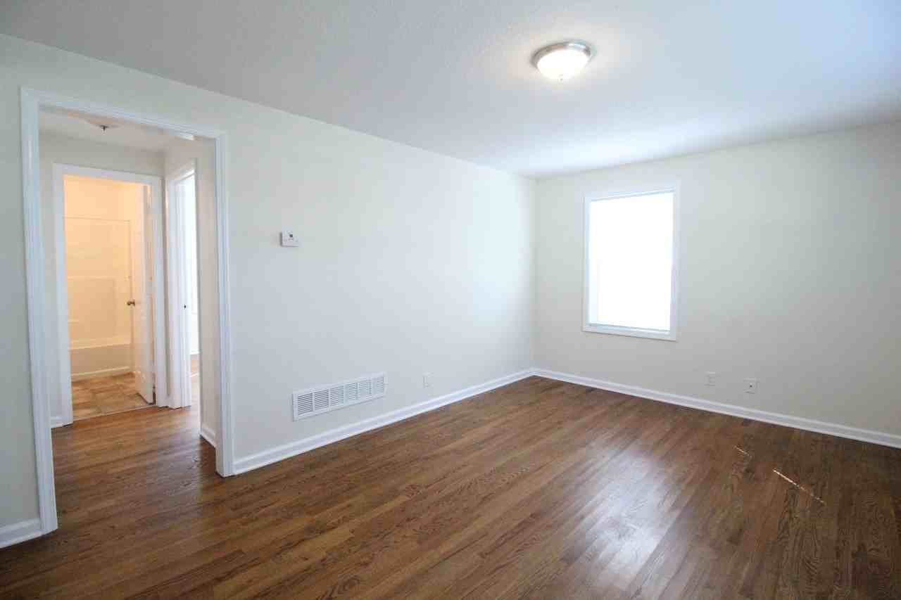 4416 S Parkway Dr - Photo 2 of 8