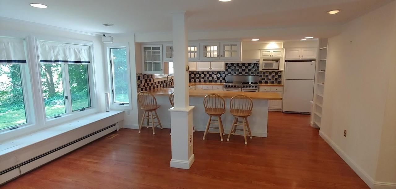 46 Old Colony Rd - Photo 2 of 21