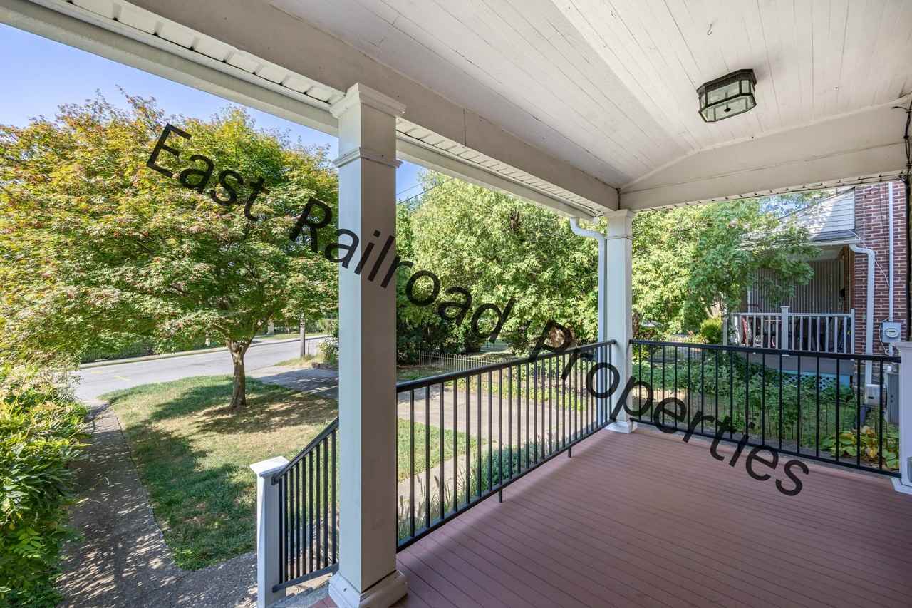 913 E Railroad Ave - Photo 3 of 12