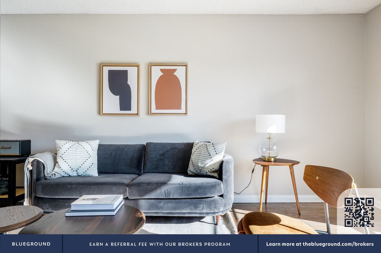 3939 Veselich Avenue - Photo 5 of 52