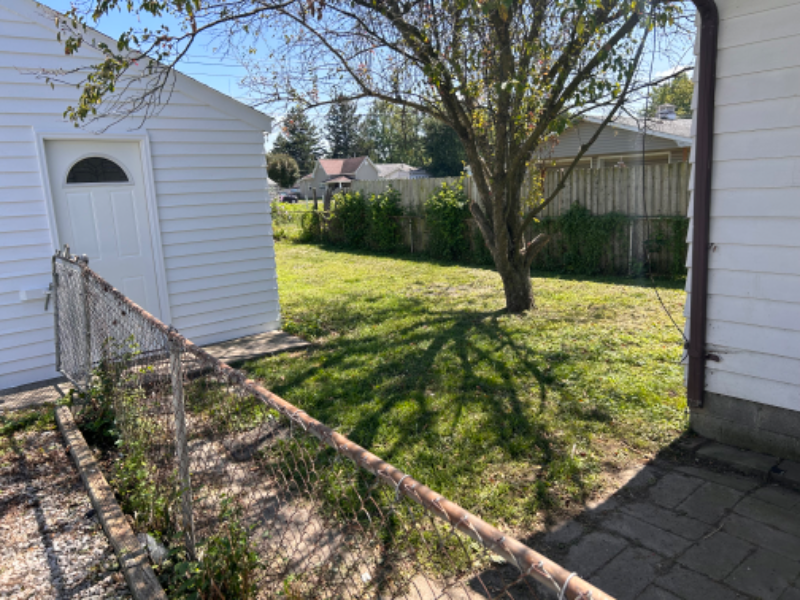 115 3rd St - Photo 4 of 22