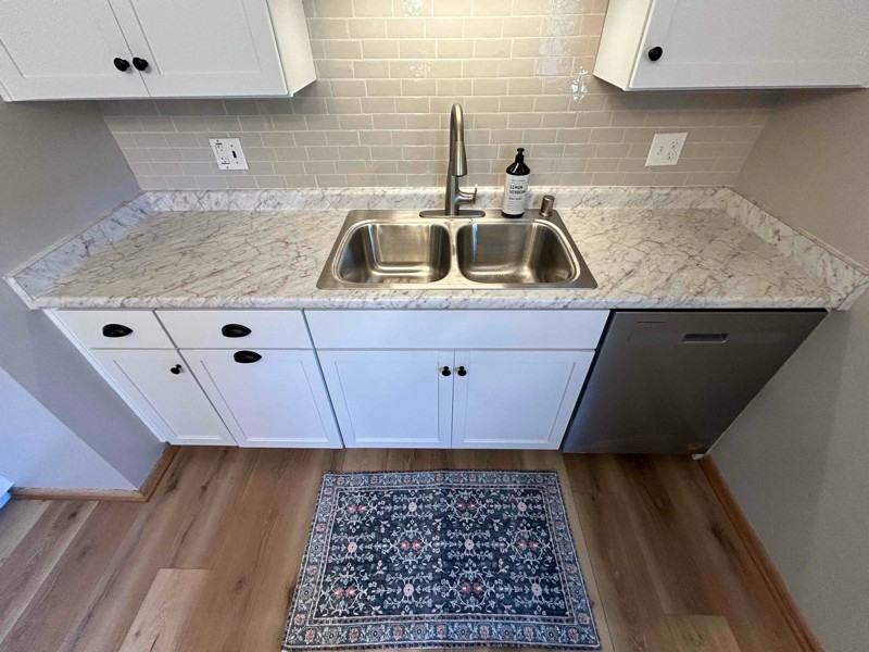 1121 Summit Ave - Photo 6 of 19