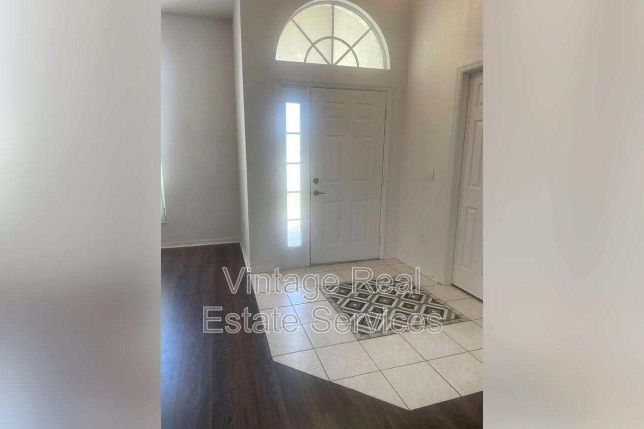 3941 Roswell Pl - Photo 3 of 18