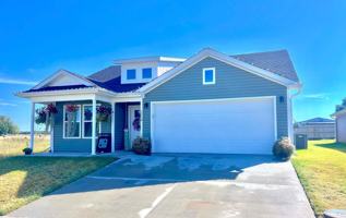 featured image of 1112 Pawpaw Pl