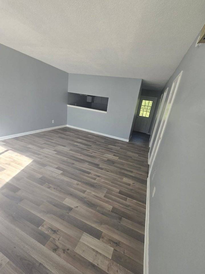 104 4th St #2 - Photo 2 of 7