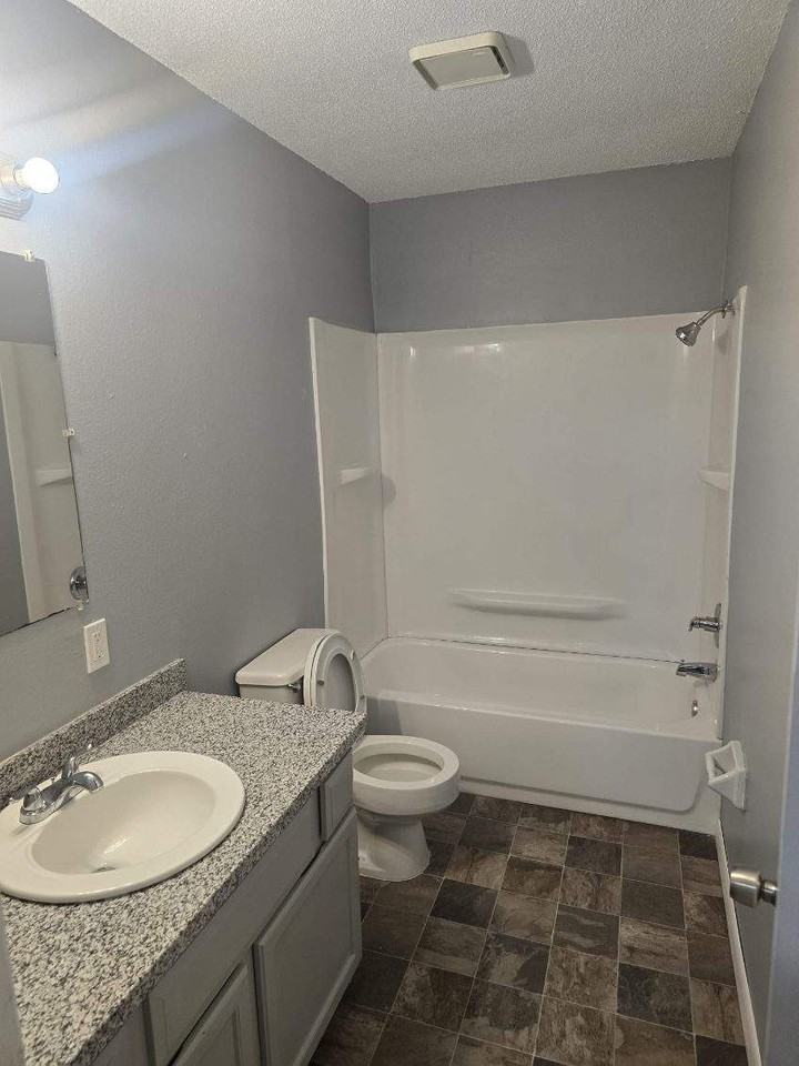 104 4th St #2 - Photo 3 of 7
