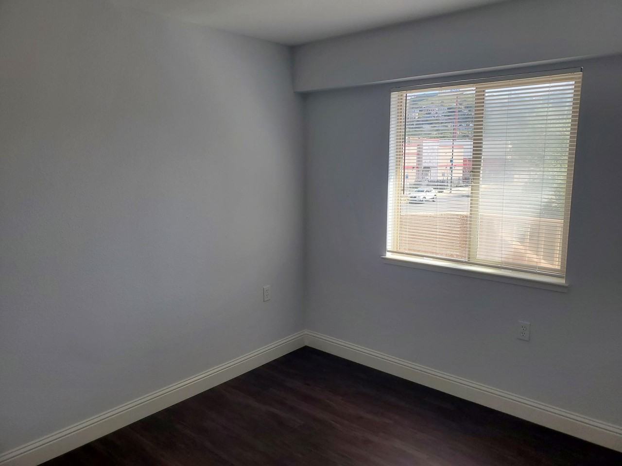 2526 108th Ave - Photo 2 of 10