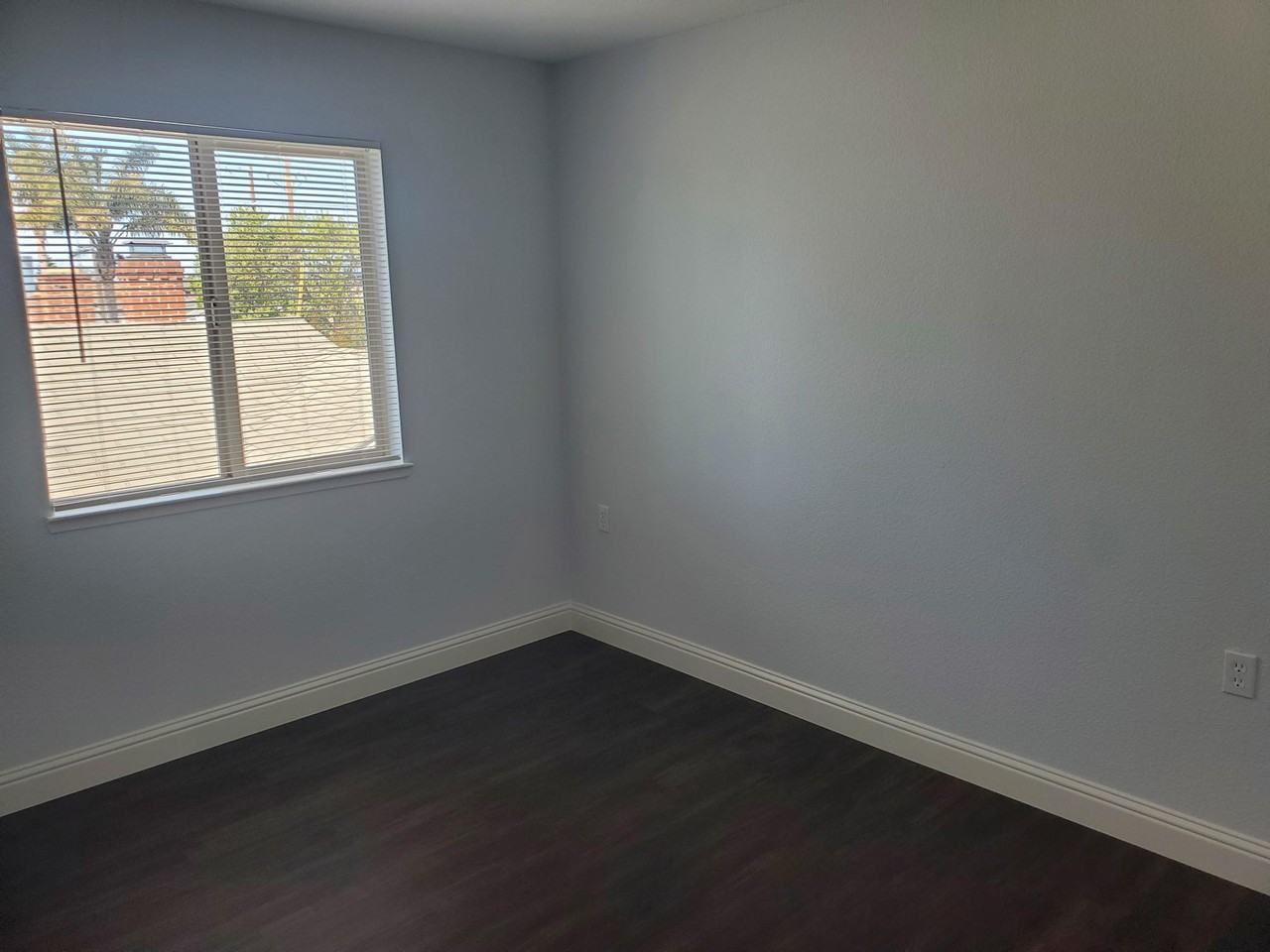 2526 108th Ave - Photo 3 of 10