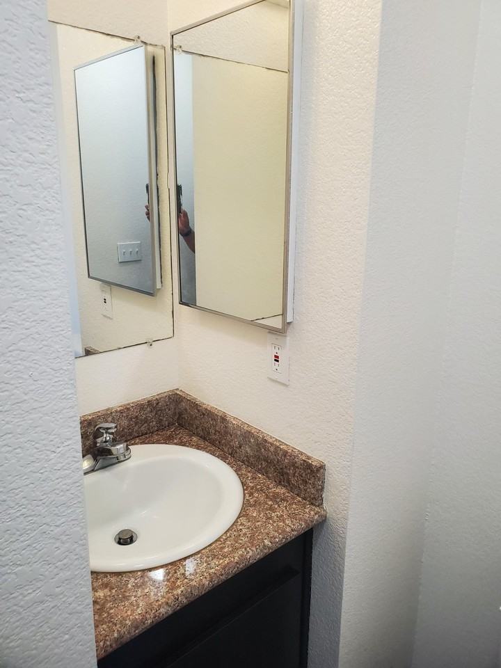2526 108th Ave - Photo 5 of 10