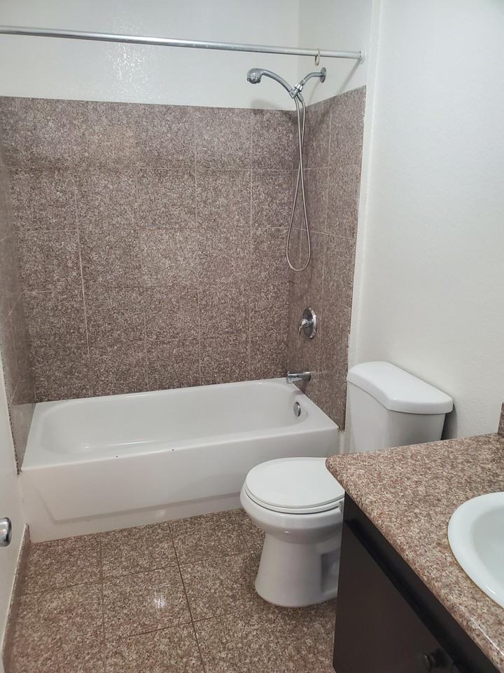 2526 108th Ave - Photo 6 of 10
