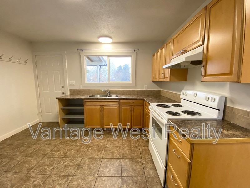 630D 630 - Photo 4 of 27