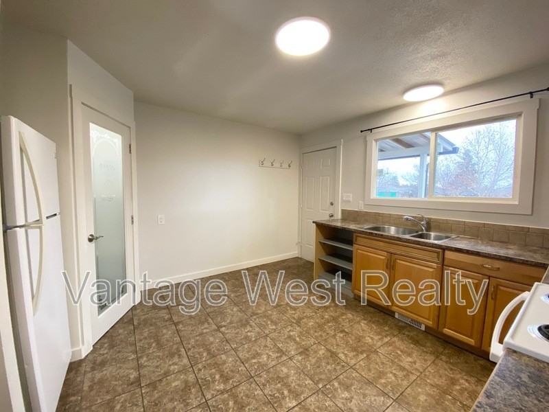 630D 630 - Photo 7 of 27