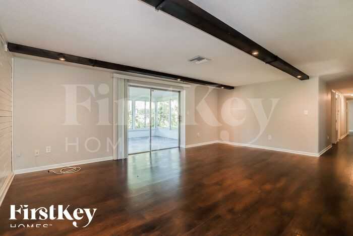 2605 S Palmeden Dr - Photo 3 of 16