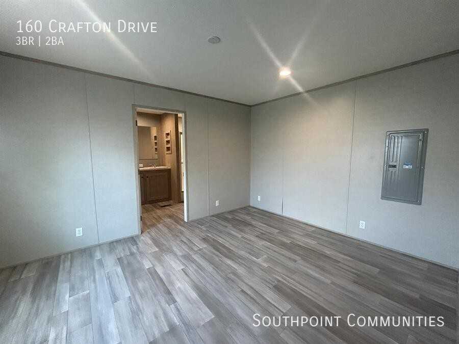 160 Crafton Dr - Photo 4 of 9