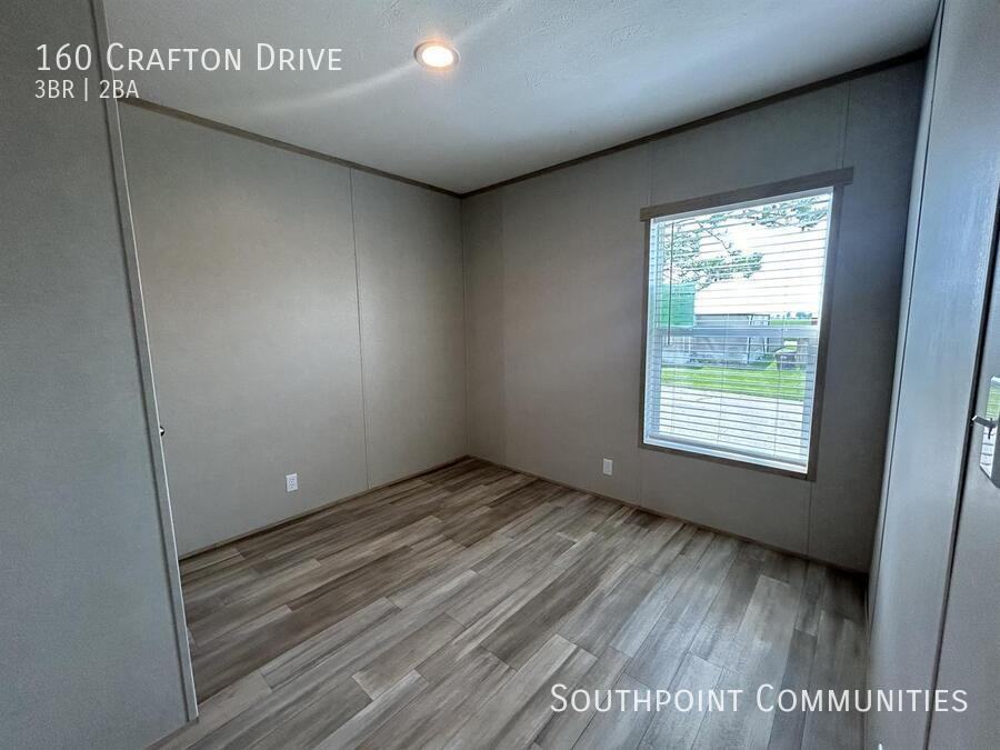 160 Crafton Dr - Photo 6 of 9
