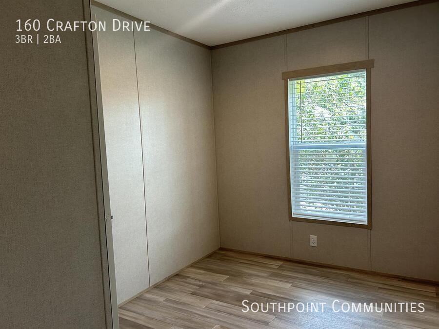 160 Crafton Dr - Photo 7 of 9