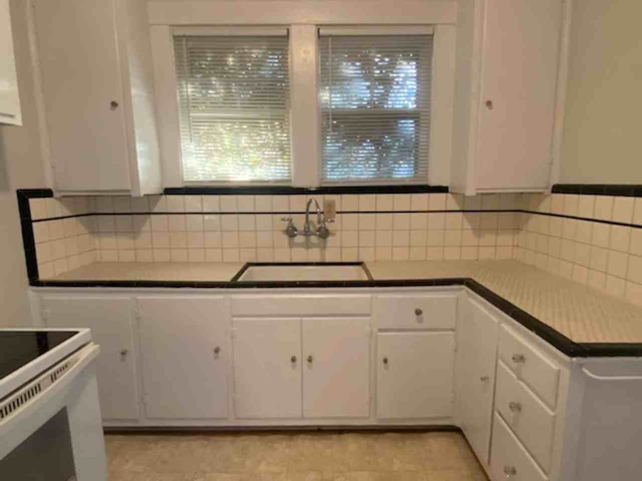3104B Belwood St - Photo 3 of 23