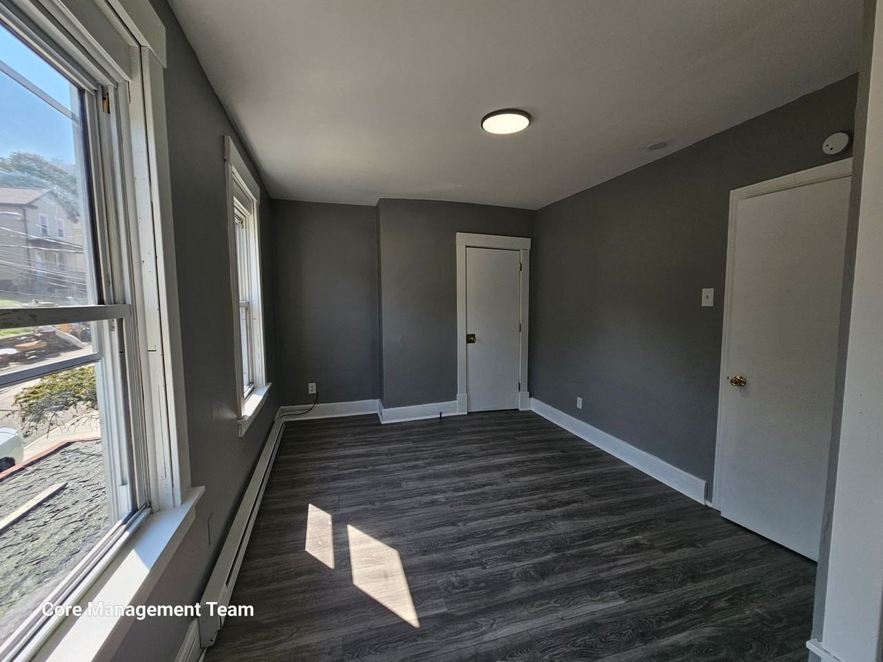23 Lacona St #2 - Photo 5 of 8