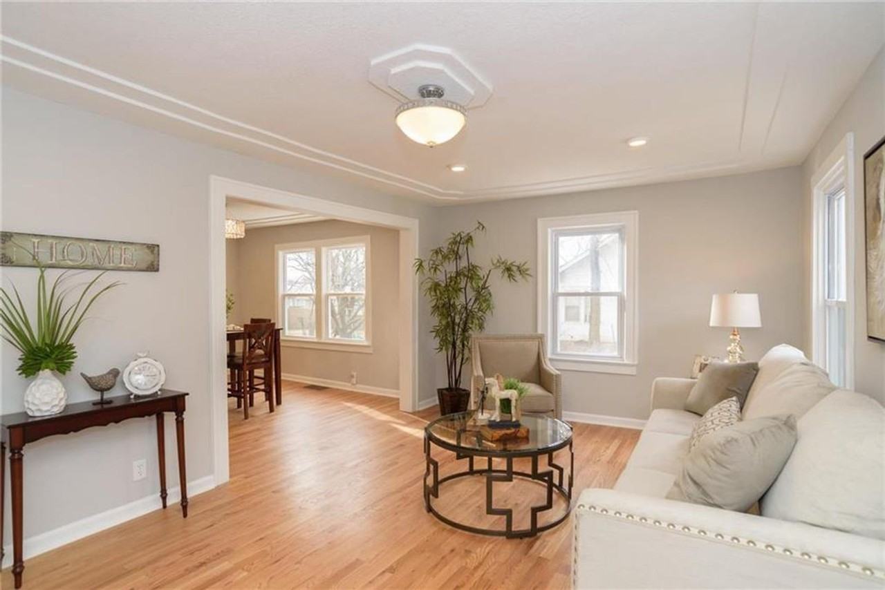 201 W 77th Ter - Photo 3 of 23