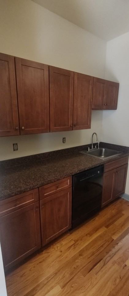 33 Maiden Ln #2 - Photo 3 of 9