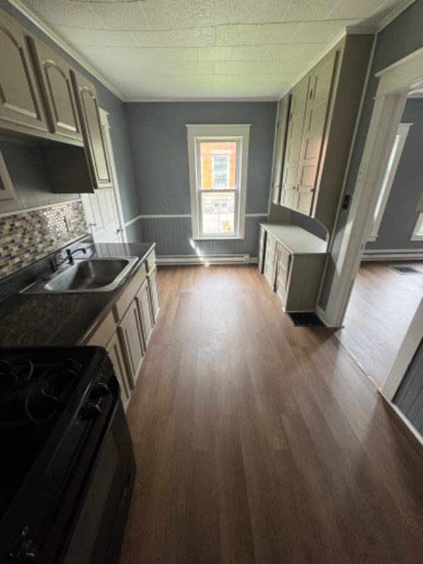 44 Birdsall St - Photo 3 of 4