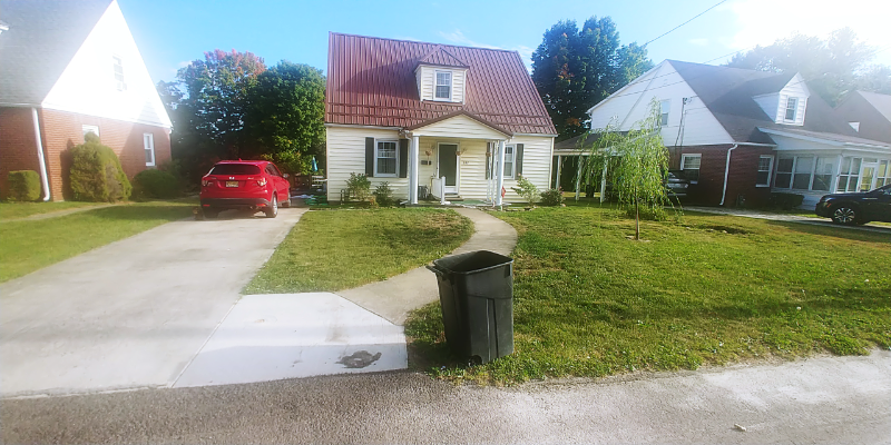 527 Indiana St - Photo 3 of 4