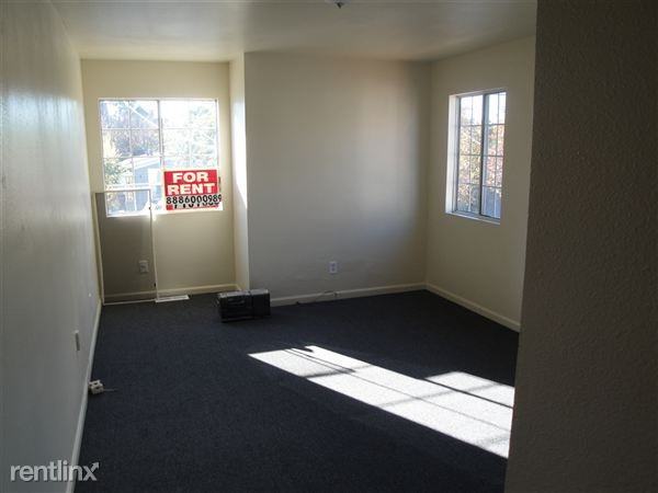 1070 55th St - Photo 3 of 5