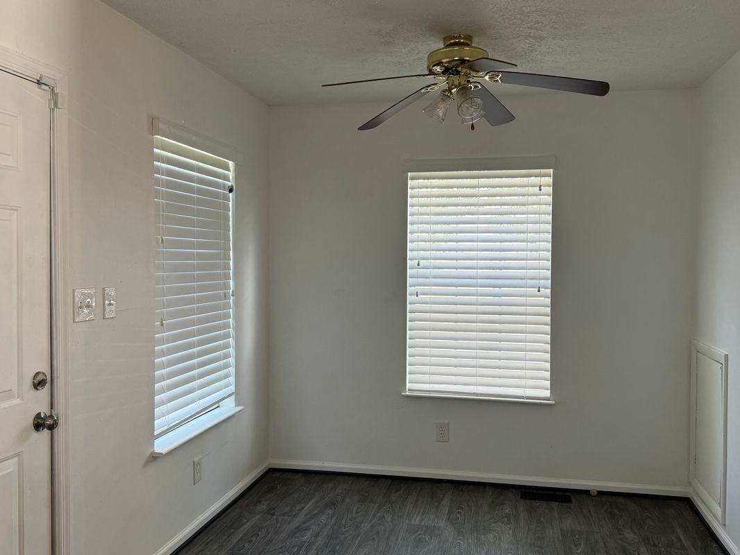 400 W 30th St - Photo 2 of 13