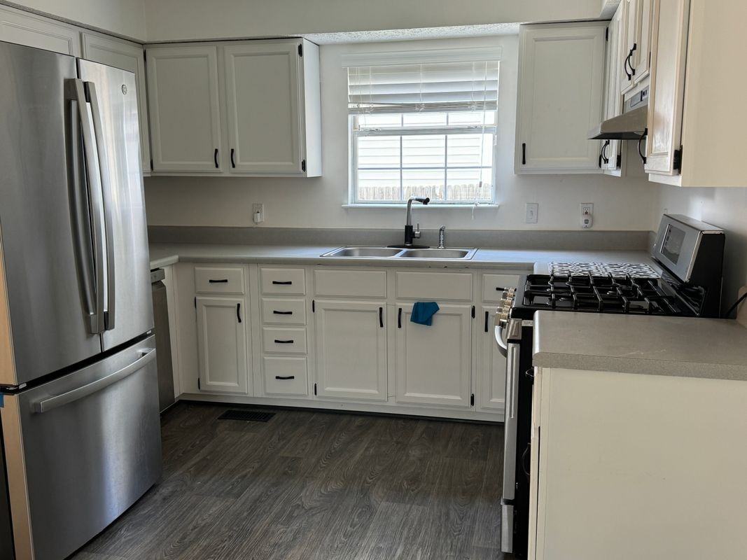 400 W 30th St - Photo 4 of 13