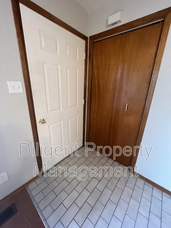 926 Dainard Dr #5 - Photo 6 of 22