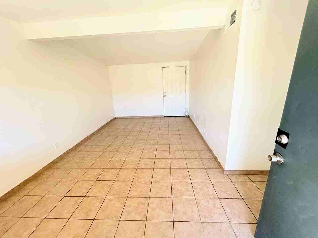 Jefferson Apartments - Photo 4 of 37
