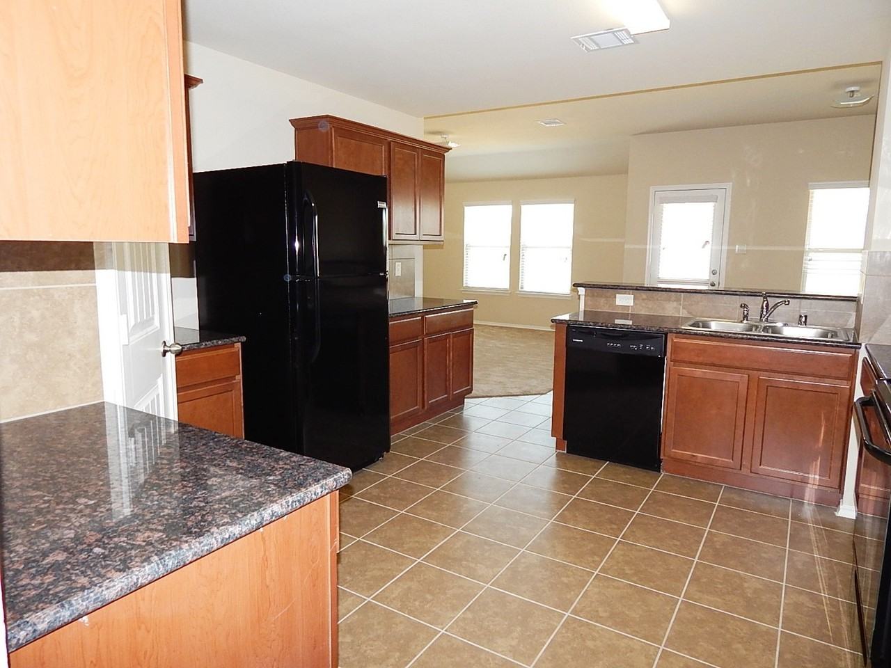1217 River Oak Ln - Photo 5 of 20