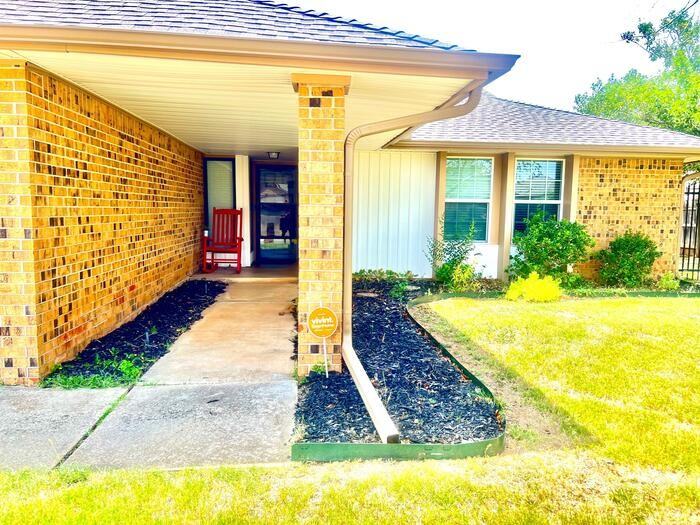 3032 Sw 100th St - Photo 2 of 21
