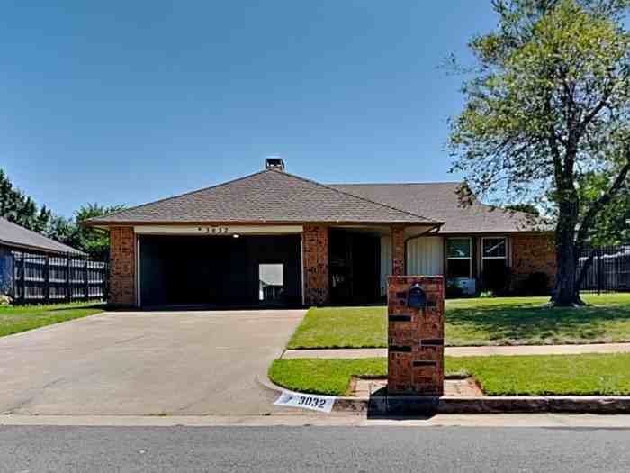 3032 Sw 100th St - Photo 3 of 21