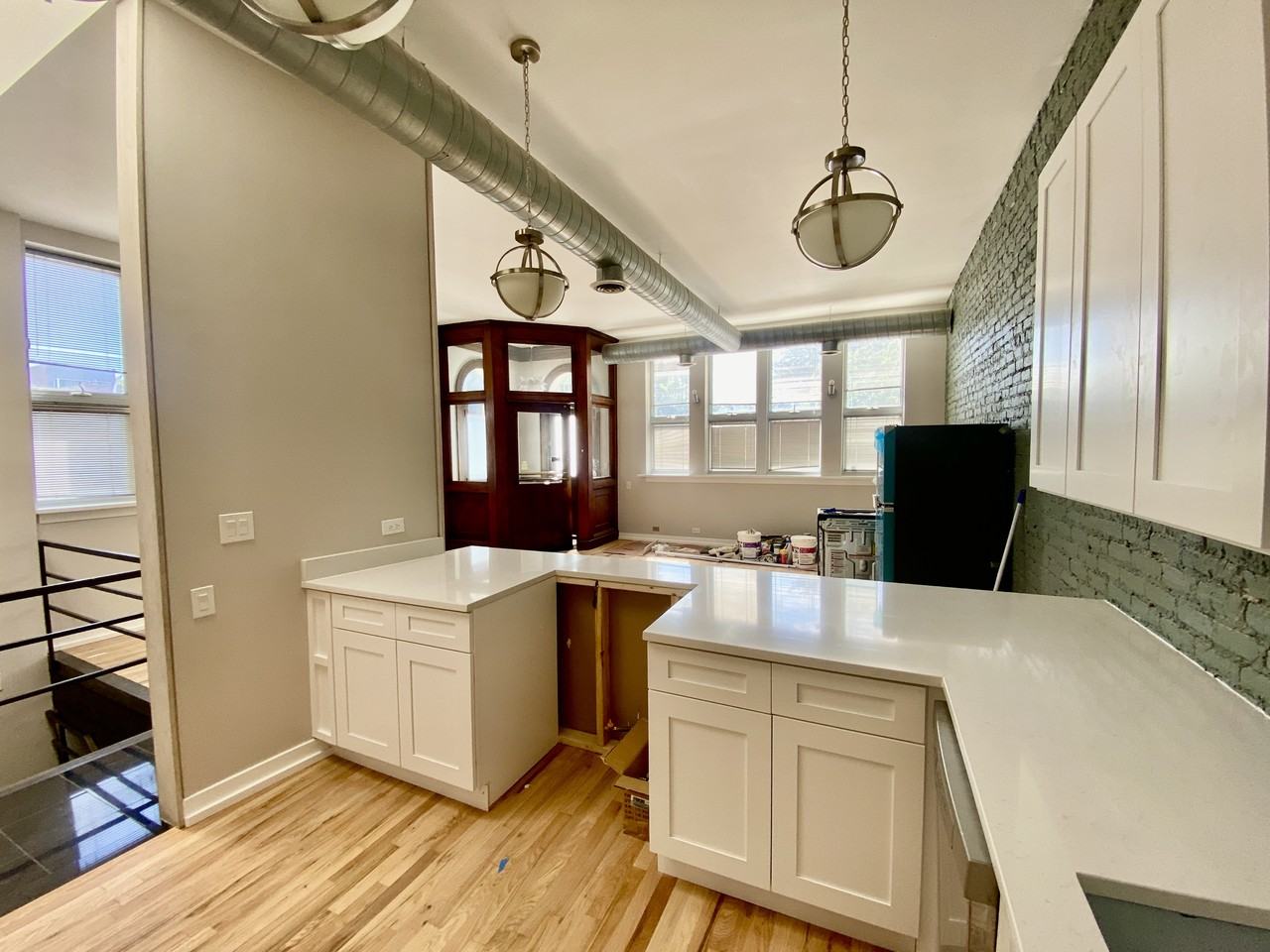 1734 W Cortland St - Photo 4 of 20