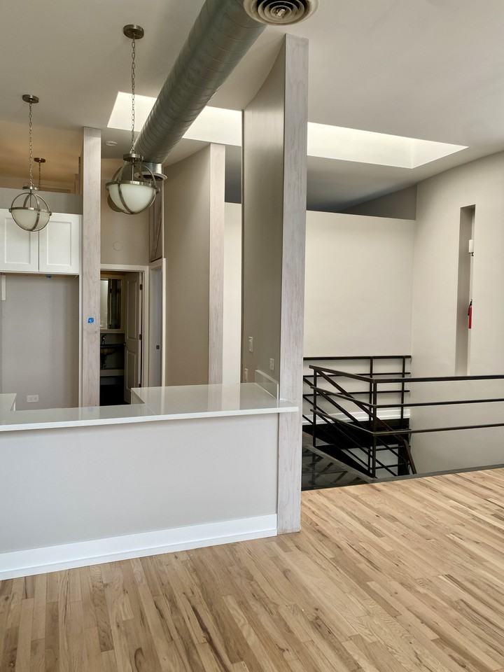 1734 W Cortland St - Photo 6 of 20