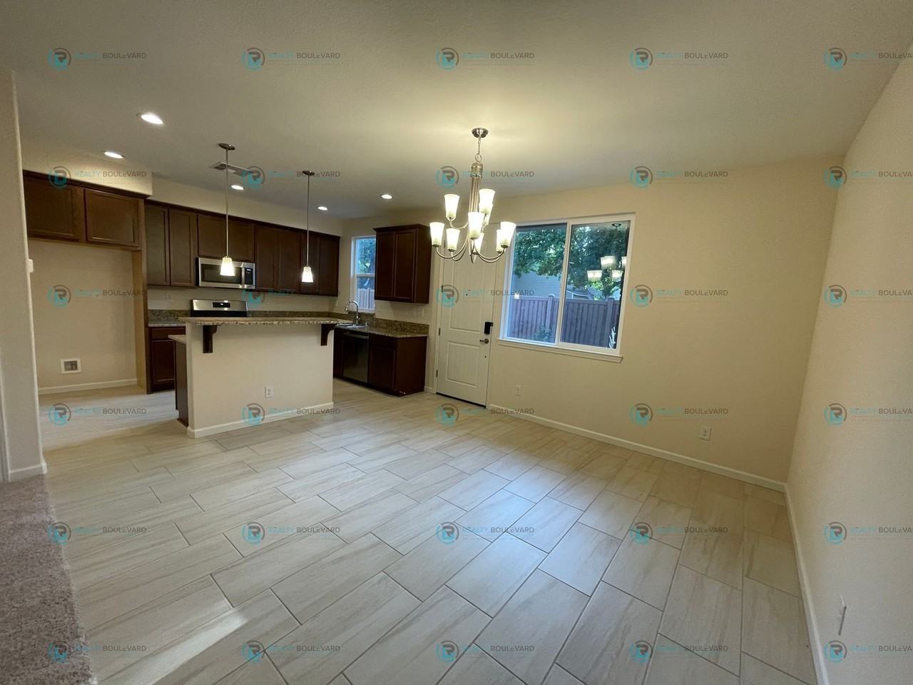 907 W End St - Photo 6 of 50