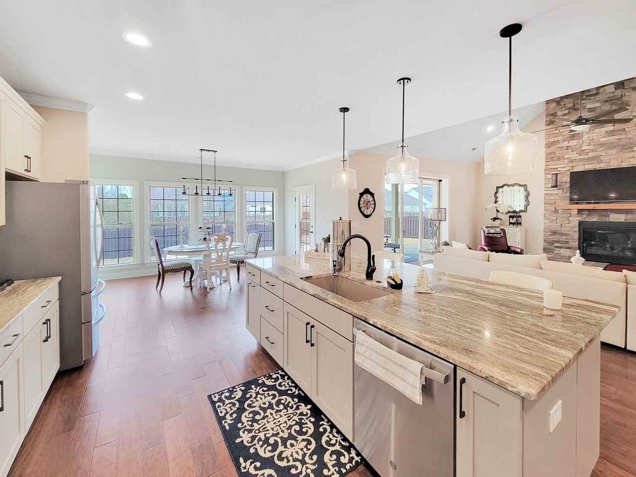 9420 Crysillas Dr - Photo 6 of 50