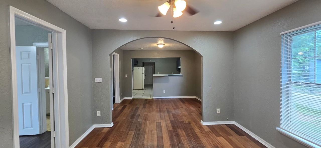 4024 E Louisiana Ave - Photo 2 of 10