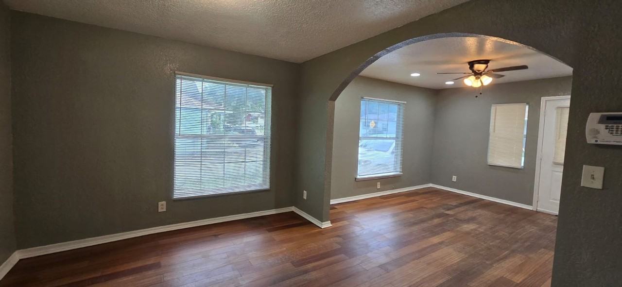 4024 E Louisiana Ave - Photo 6 of 10