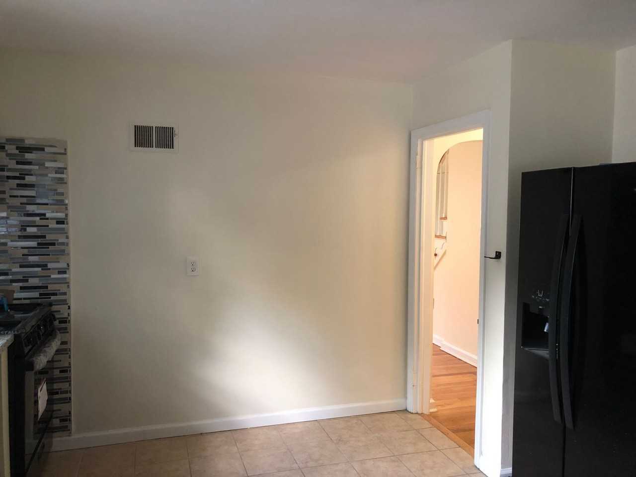 709 Nathan Hale Ave - Photo 4 of 21