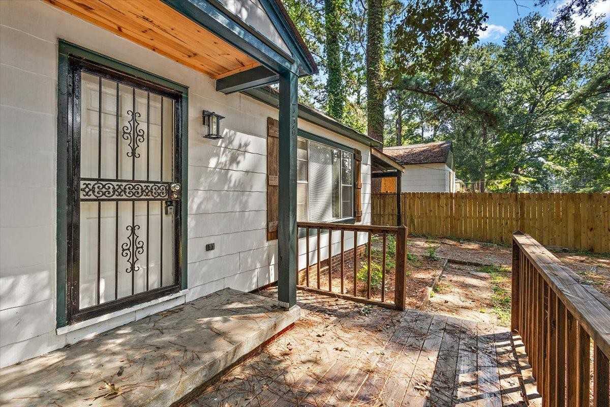 736 Woodbury Rd - Photo 2 of 20