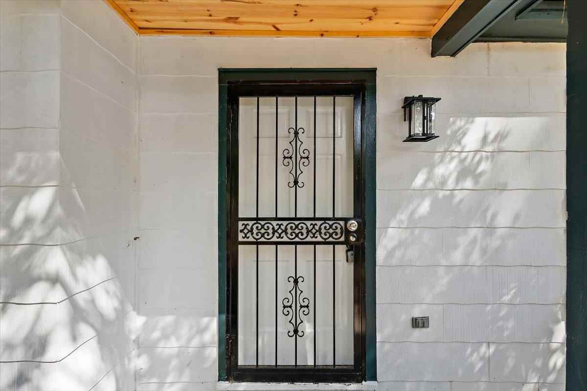 736 Woodbury Rd - Photo 3 of 20