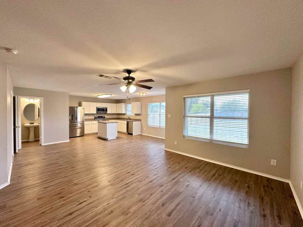 3306 Regency Ct - Photo 3 of 34