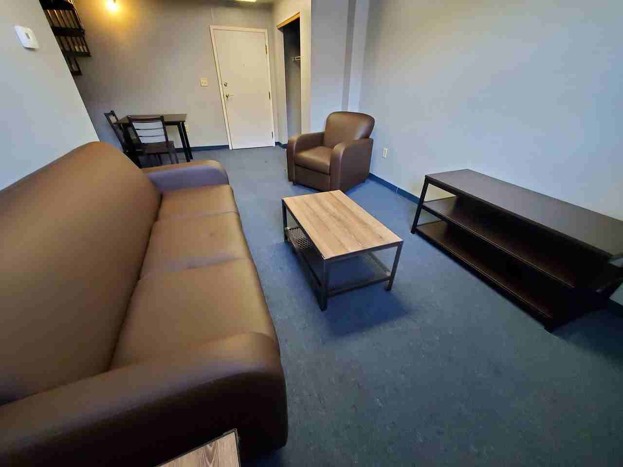 616 W. College Ave - Photo 4 of 33
