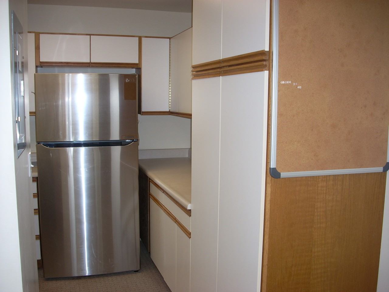 2463 Manoa Rd - Photo 3 of 17