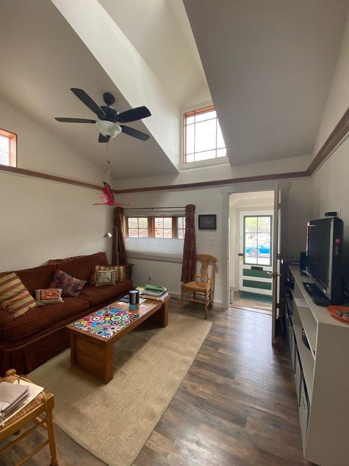 410 9th St - Photo 3 of 9